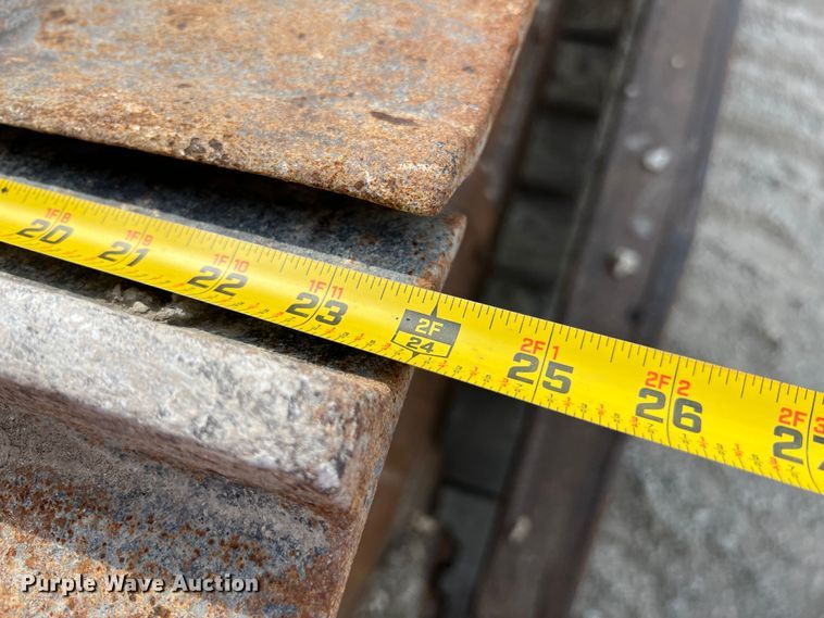 image for item IA9197 1990 John Deere 850B dozer