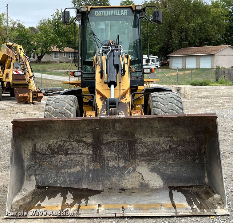 image for item IA9213 2005 Caterpillar 924G  wheel loader