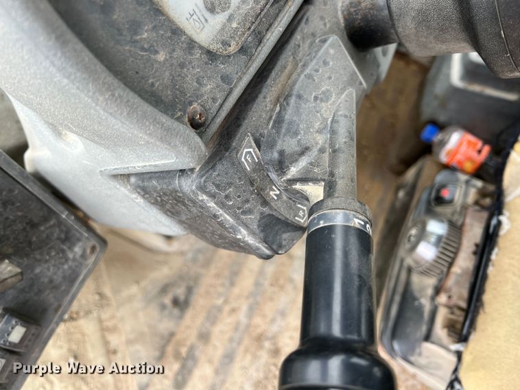 image for item IA9213 2005 Caterpillar 924G  wheel loader