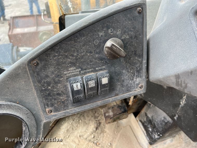 image for item IA9213 2005 Caterpillar 924G  wheel loader
