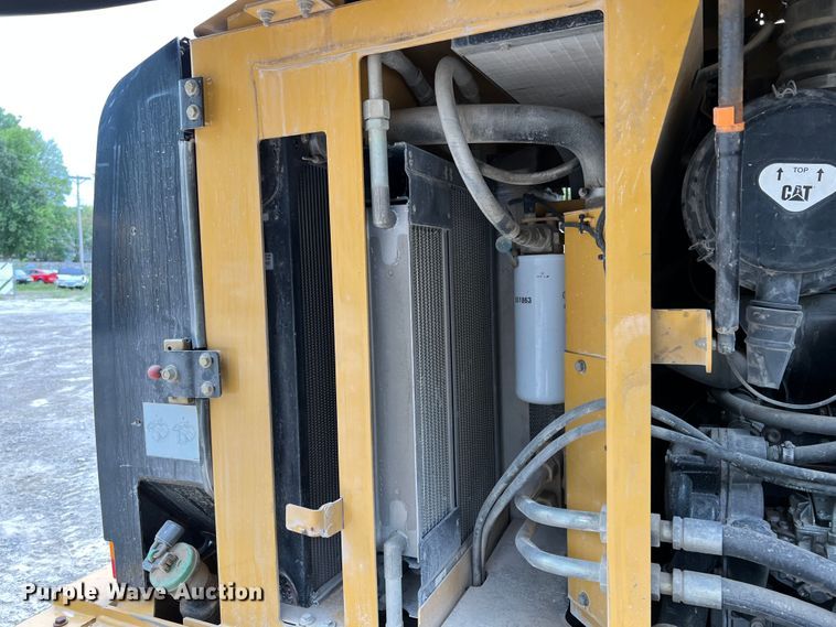 image for item IA9213 2005 Caterpillar 924G  wheel loader