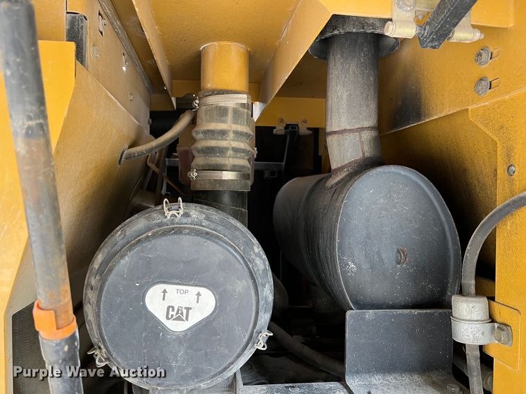 image for item IA9213 2005 Caterpillar 924G  wheel loader