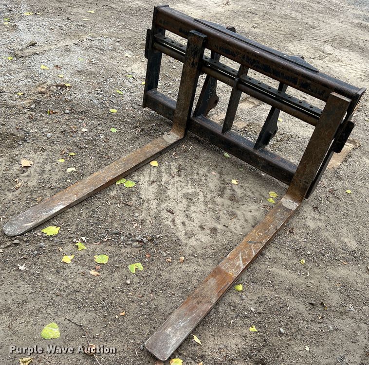 image for item IA9213 2005 Caterpillar 924G  wheel loader