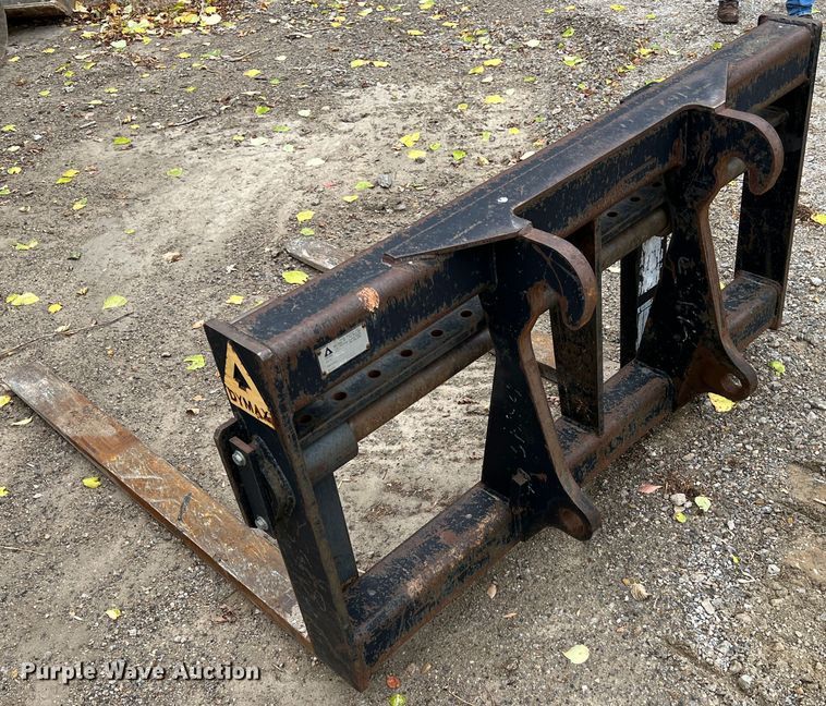 image for item IA9213 2005 Caterpillar 924G  wheel loader