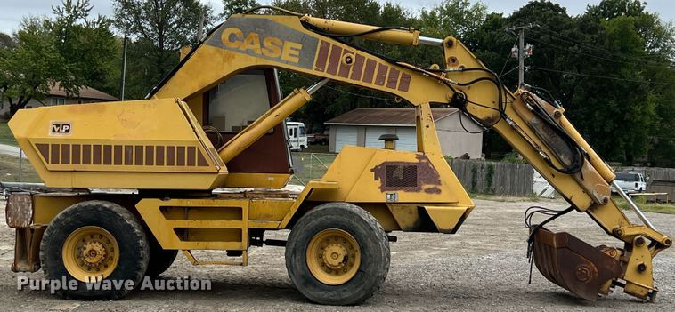 image for item IA9215 1992 Case 1085C  wheeled excavator