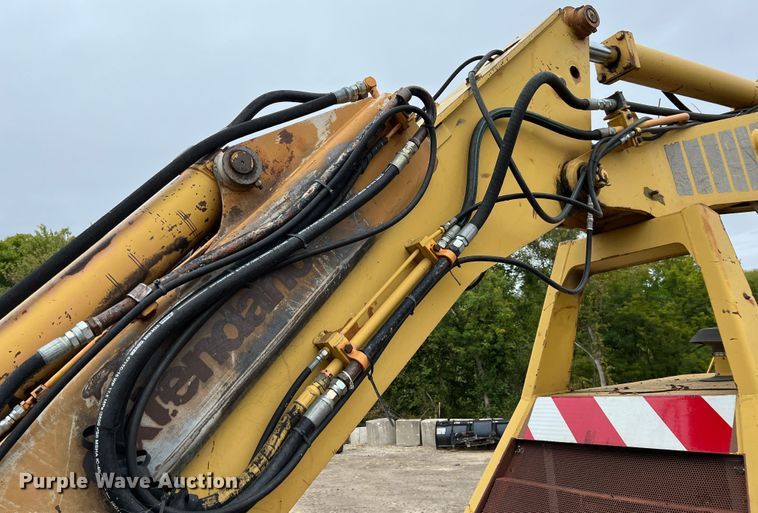 image for item IA9215 1992 Case 1085C  wheeled excavator