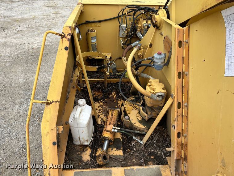 image for item IA9215 1992 Case 1085C  wheeled excavator