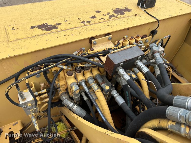 image for item IA9215 1992 Case 1085C  wheeled excavator