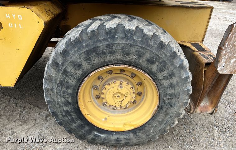 image for item IA9215 1992 Case 1085C  wheeled excavator