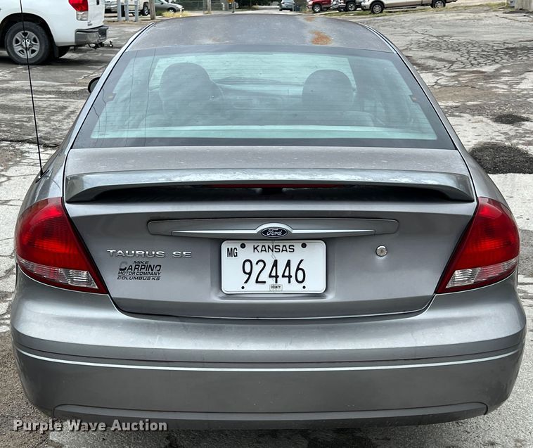 image for item IA9219 2007 Ford Taurus SE