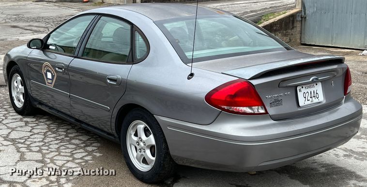 image for item IA9219 2007 Ford Taurus SE