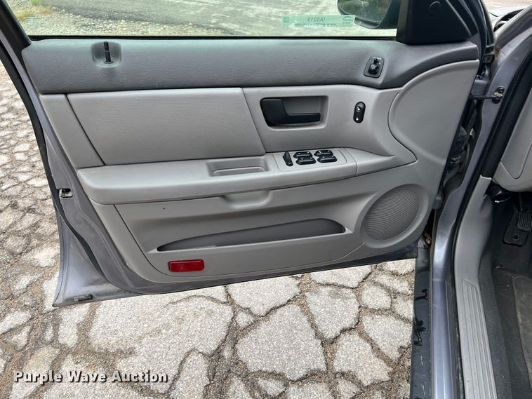 image for item IA9219 2007 Ford Taurus SE