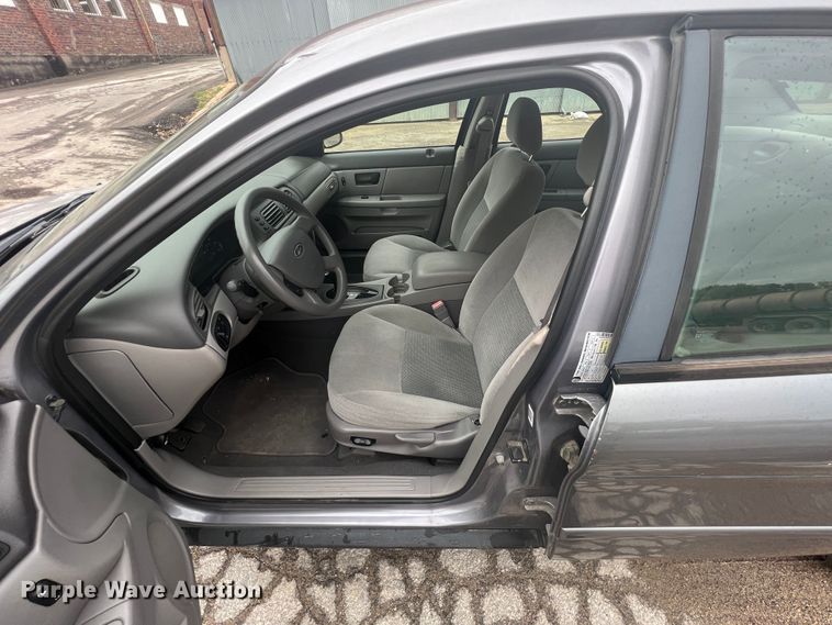 image for item IA9219 2007 Ford Taurus SE