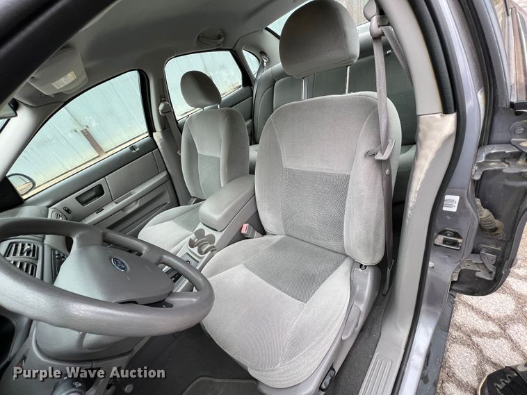 image for item IA9219 2007 Ford Taurus SE