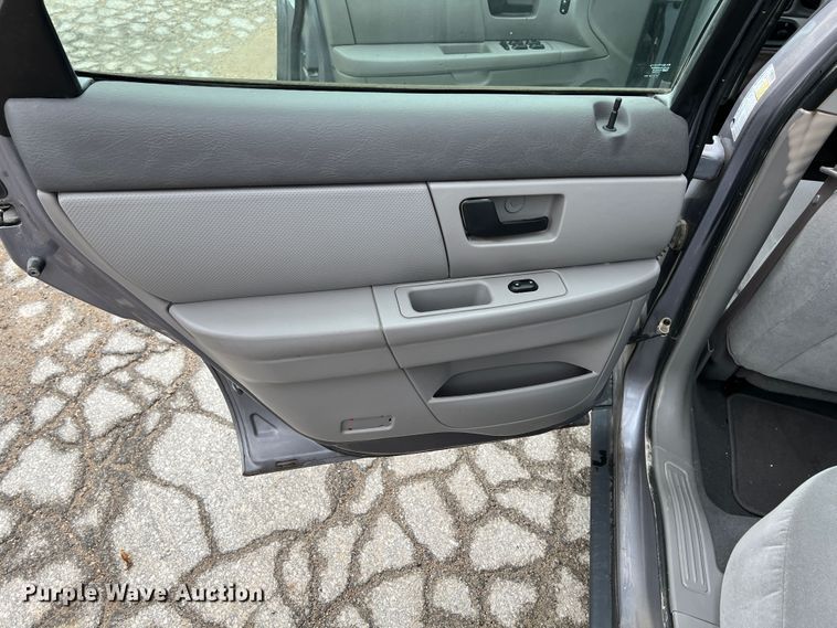 image for item IA9219 2007 Ford Taurus SE