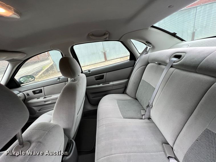 image for item IA9219 2007 Ford Taurus SE