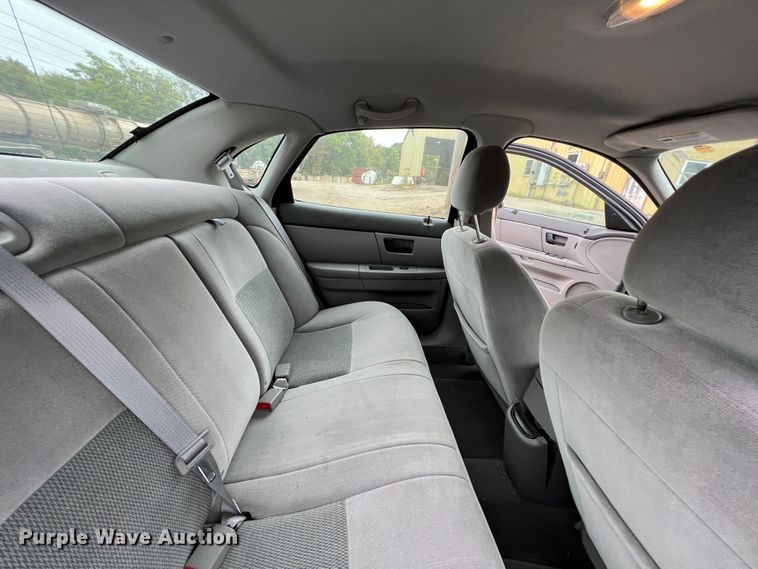 image for item IA9219 2007 Ford Taurus SE