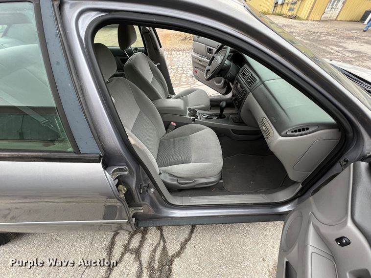 image for item IA9219 2007 Ford Taurus SE