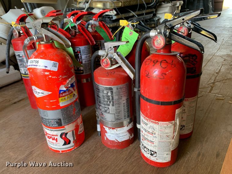 image for item IG9756 (12) fire extinguishers