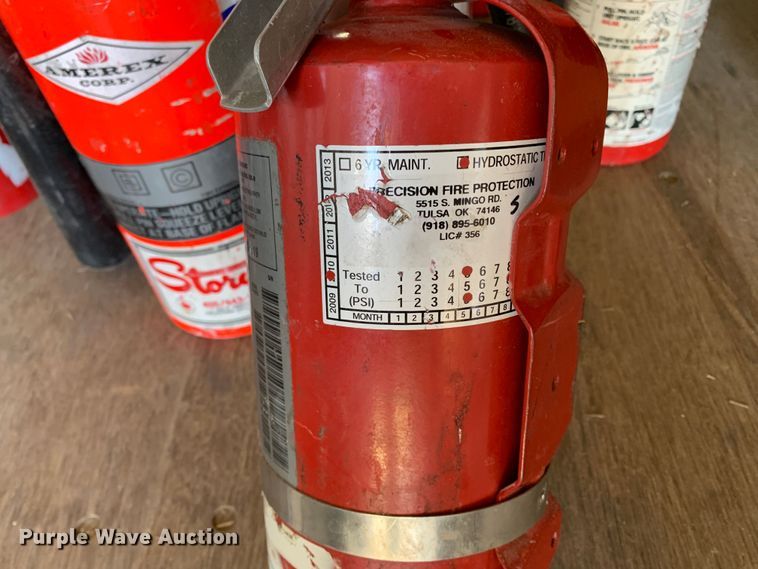image for item IG9756 (12) fire extinguishers