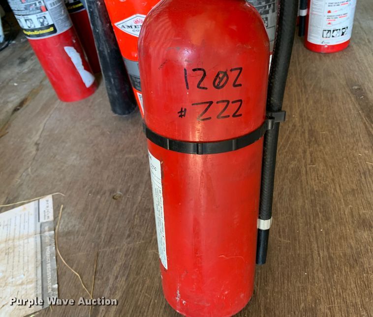 image for item IG9756 (12) fire extinguishers