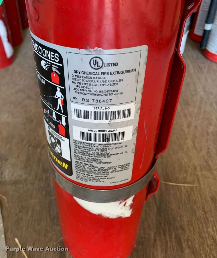 image for item IG9756 (12) fire extinguishers