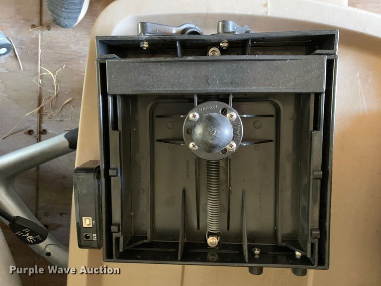 image for item IG9762 Automotive accessories