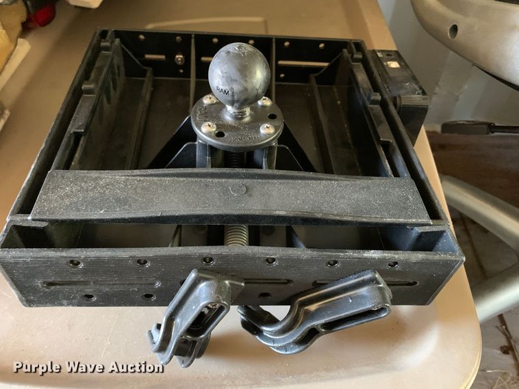 image for item IG9762 Automotive accessories