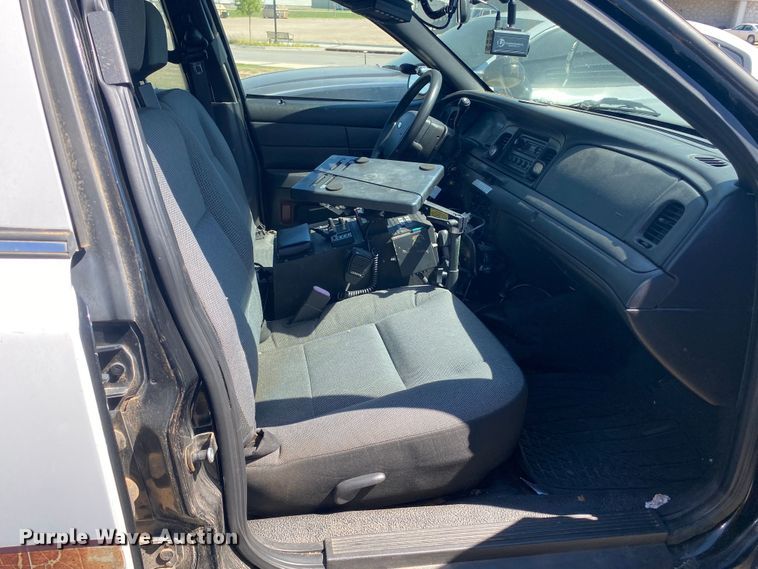 image for item IG9770 2009 Ford Crown Victoria Police Interceptor