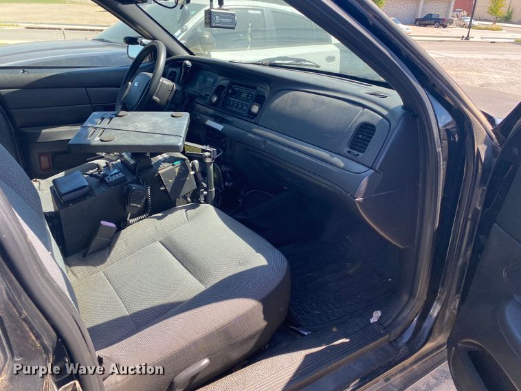 image for item IG9770 2009 Ford Crown Victoria Police Interceptor