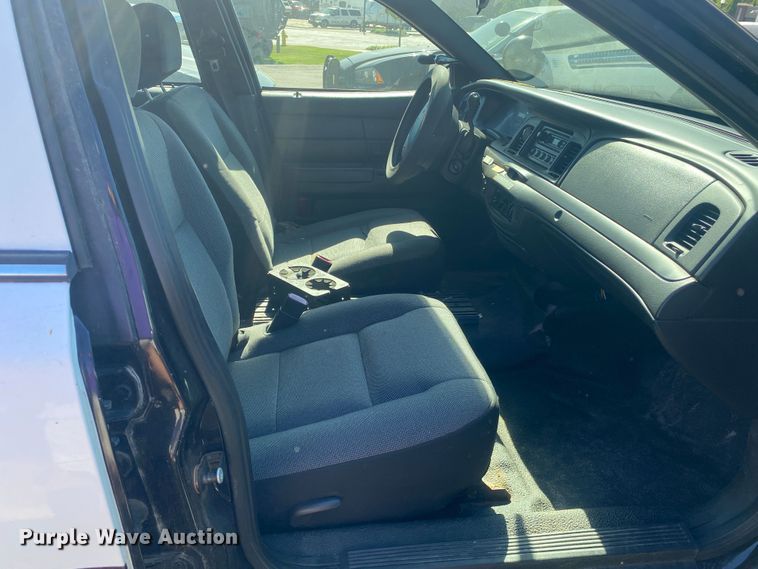 image for item IG9772 2009 Ford Crown Victoria Police Interceptor