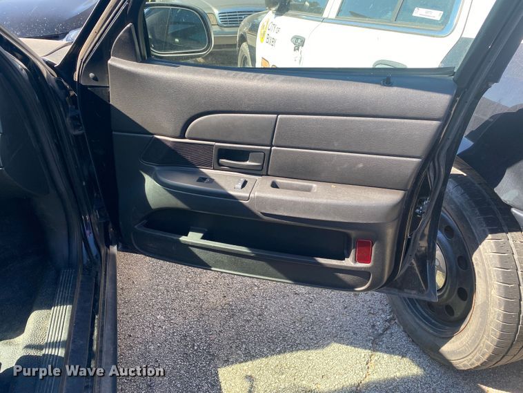 image for item IG9772 2009 Ford Crown Victoria Police Interceptor