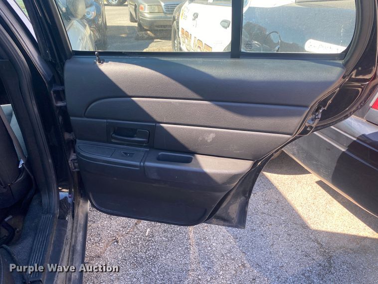 image for item IG9772 2009 Ford Crown Victoria Police Interceptor