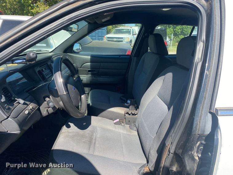 image for item IG9773 2009 Ford Crown Victoria Police Interceptor