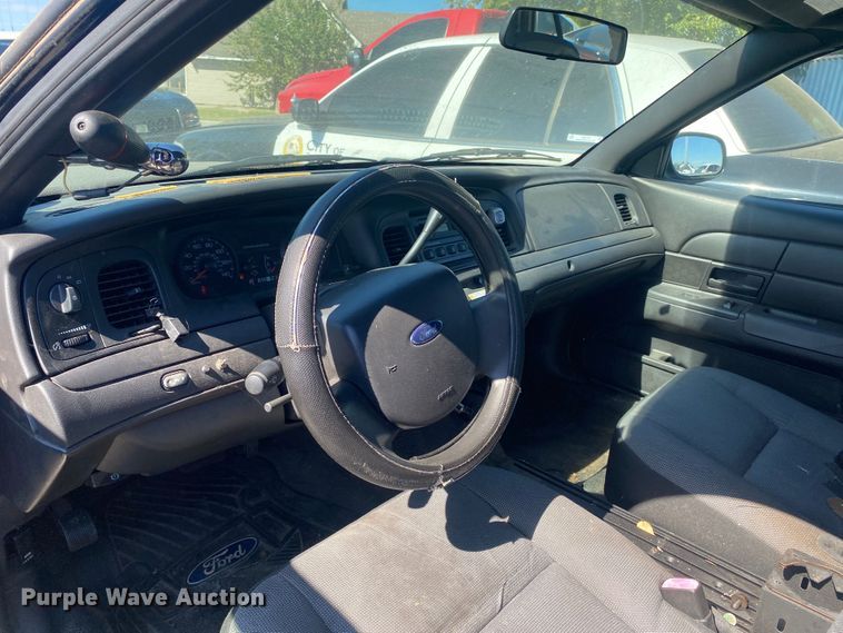 image for item IG9773 2009 Ford Crown Victoria Police Interceptor