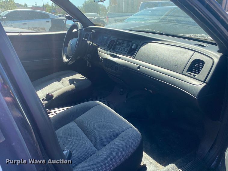 image for item IG9773 2009 Ford Crown Victoria Police Interceptor