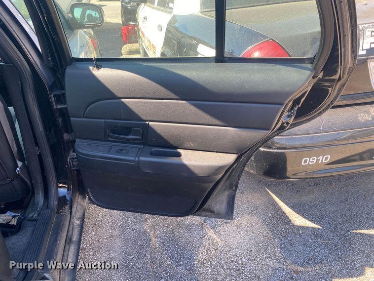 image for item IG9773 2009 Ford Crown Victoria Police Interceptor