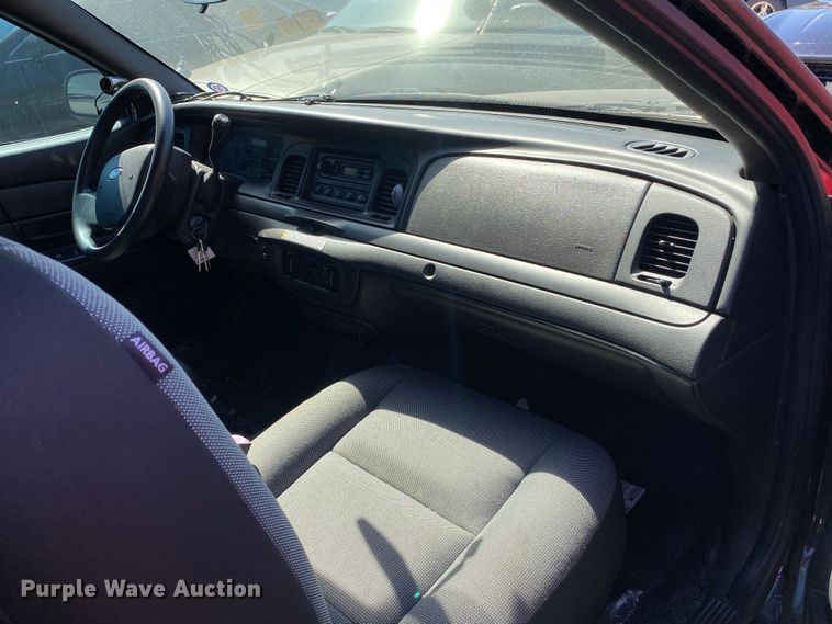 image for item IG9774 2009 Ford Crown Victoria Police Interceptor