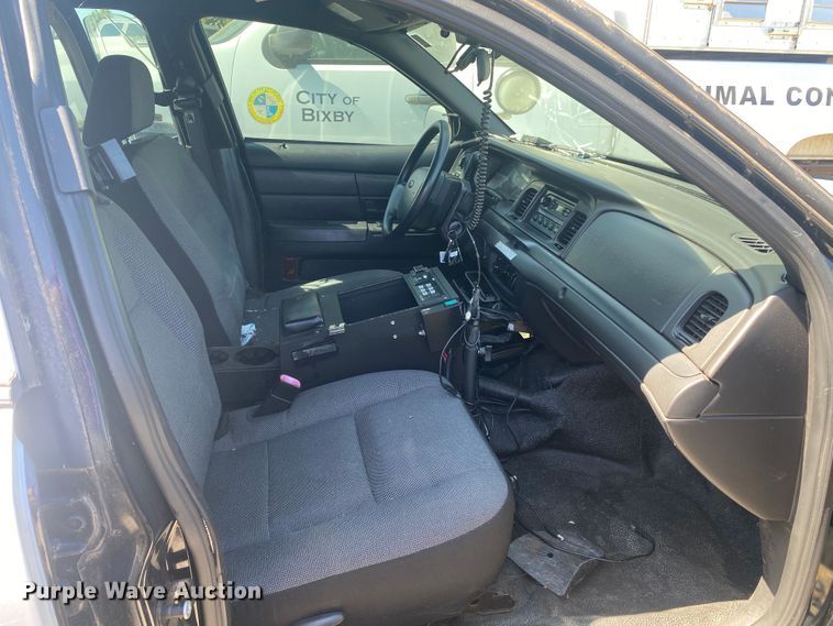 image for item IG9775 2009 Ford Crown Victoria Police Interceptor