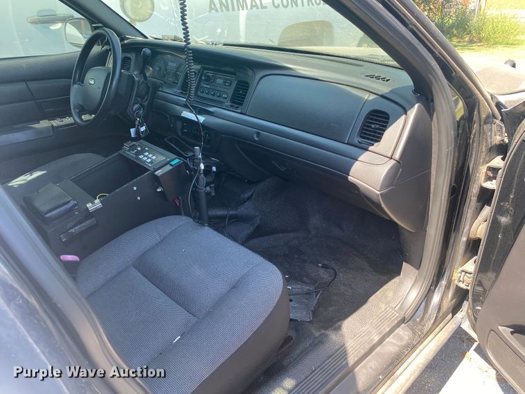 image for item IG9775 2009 Ford Crown Victoria Police Interceptor