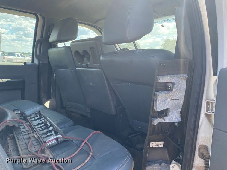 image for item IG9781 2011 Ford F350 Super Duty  pickup truck cab and chassis