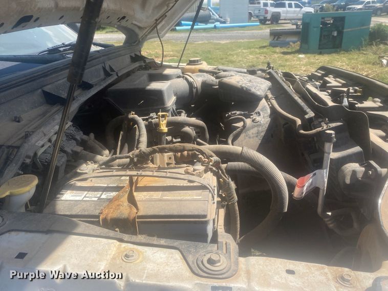 image for item IG9781 2011 Ford F350 Super Duty  pickup truck cab and chassis