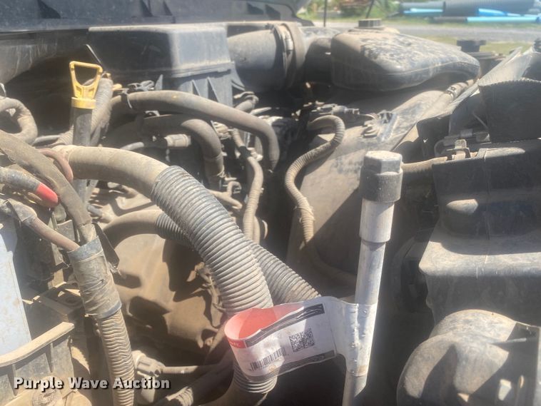 image for item IG9781 2011 Ford F350 Super Duty  pickup truck cab and chassis