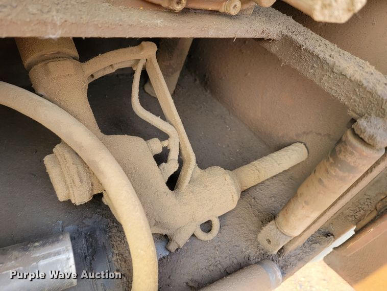 image for item JC9568 1996 International 4700  fuel truck