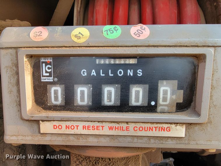 image for item JC9568 1996 International 4700  fuel truck