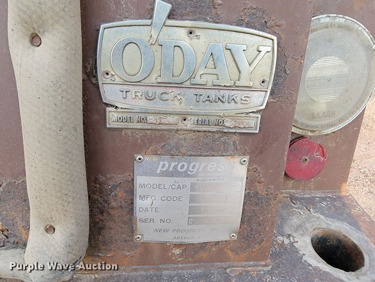 image for item JC9568 1996 International 4700  fuel truck