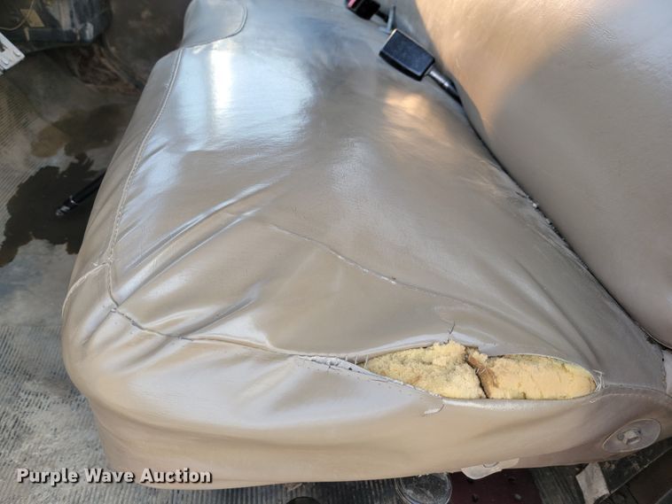 image for item JC9568 1996 International 4700  fuel truck