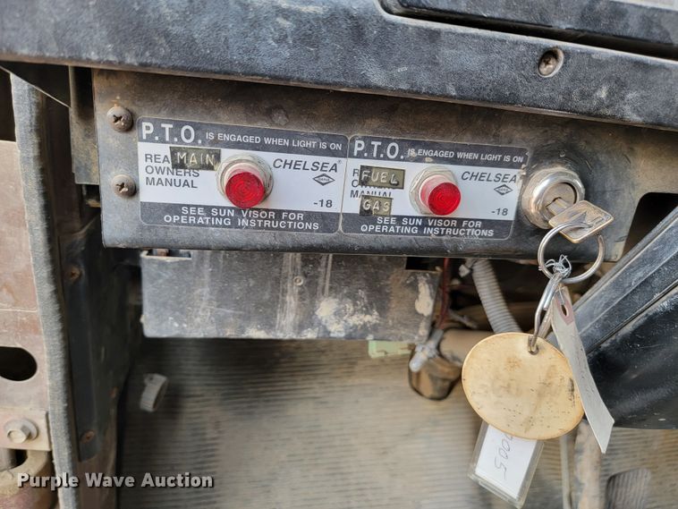 image for item JC9568 1996 International 4700  fuel truck