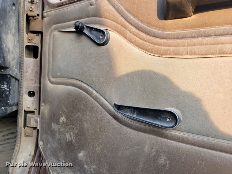 image for item JC9568 1996 International 4700  fuel truck