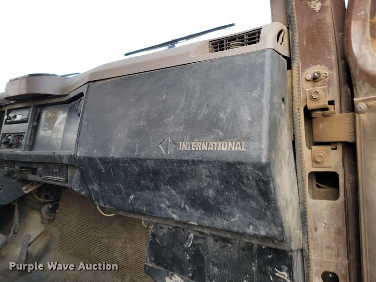 image for item JC9568 1996 International 4700  fuel truck